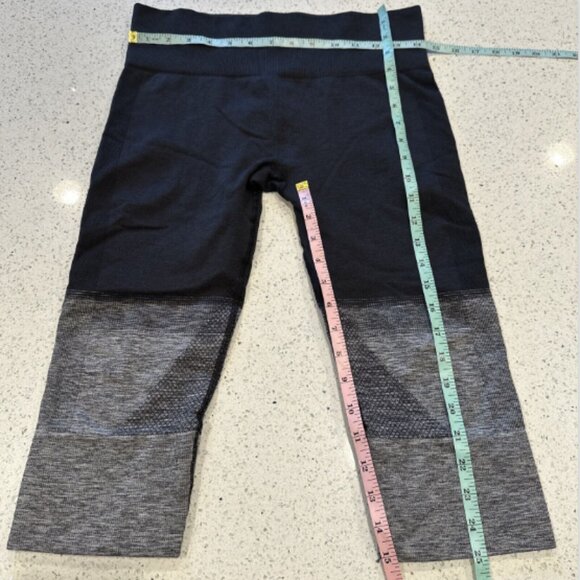 LULULEMON 8 Seamlessly Street Heathered Black Cropped Leggings High Compression - Picture 13 of 13